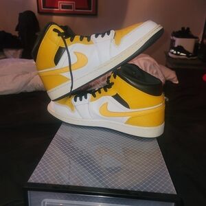 Jordan 1 University Gold Size 12Mens